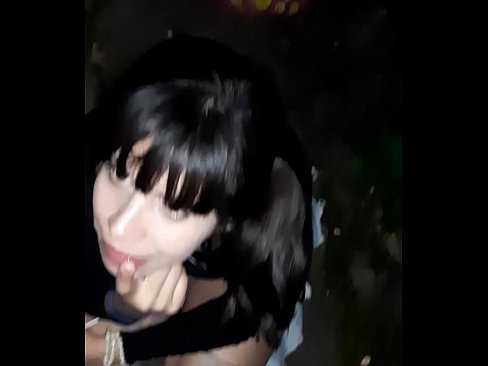 ❤️ Kadulla turvonneen peniksen vastineeksi karkkia ❤️ Porno at us ☑
