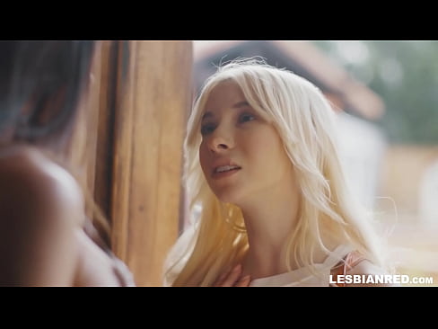 ❤️ Tyttö tulee kotiin muutamaa kuukautta myöhemmin ja päätyy syömään äitipuolensa pillua ❤️ Porno at us ☑